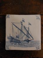Antieke tegel boot, Antiek en Kunst, Antiek | Wandborden en Tegels, Ophalen of Verzenden