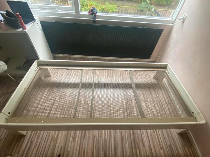 Wit bed 90x200 + Avek matras 80x200, Huis en Inrichting, Slaapkamer | Bedden, Gebruikt, Eenpersoons, 90 cm, 200 cm, Hout, Wit