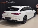 Mercedes-Benz CLA-klasse Shooting Brake 180 AMG | NAP | PANO, Auto's, Mercedes-Benz, CLA, Gebruikt, 4 cilinders, Wit