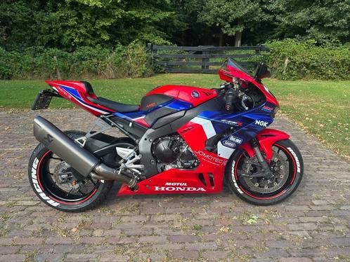 Honda CBR1000RR Fireblade in perfecte staat., Motoren, Motoren | Honda, Particulier, SuperMoto, meer dan 35 kW, 4 cilinders, Motorrijbewijs A