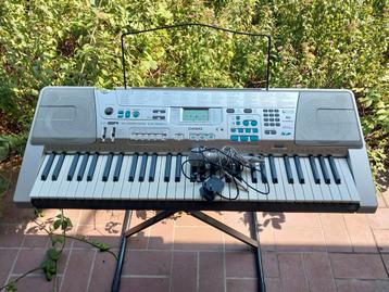 Casio karaoke syntesizer keyboard beschikbaar voor biedingen