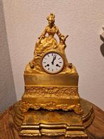 Vuurvergulde pendule klok met stolp, Antiek en Kunst, Antiek | Klokken, Ophalen