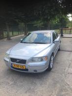 Volvo S60 2.5 T 2005 Zilver, Auto's, Voorwielaandrijving, 74 €/maand, Zwart, S60