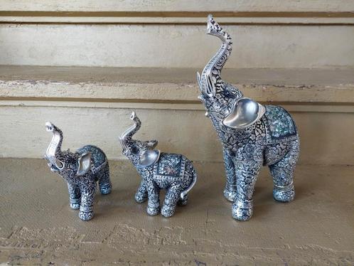 Beeldjes olifant hars zilver. Decoratief. WD-18., Verzamelen, Beelden en Beeldjes, Zo goed als nieuw, Ophalen of Verzenden