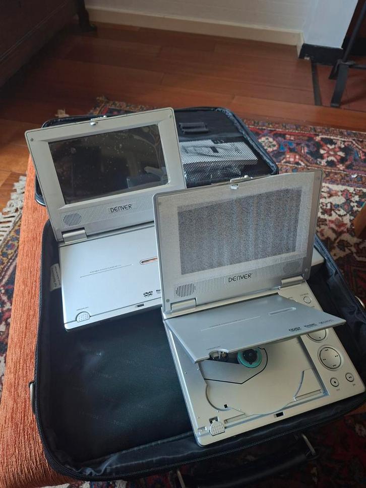 2 Denver MT-712 Draagbare DVD Spelers, Audio, Tv en Foto, Dvd-spelers, Zo goed als nieuw, Dvd-speler, Overige merken, Draagbaar