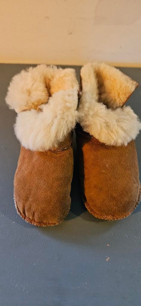 Ugg babyslofjes - maat indicatie tot 1 jaar, Gebruikt, Meisje, Ophalen of Verzenden, Slofjes