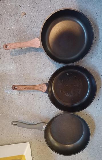 3 Koekenpannen anti aanbak pan 10 euro vlees, vis, groenten beschikbaar voor biedingen