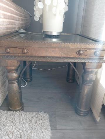 Bijzet tafel beschikbaar voor biedingen