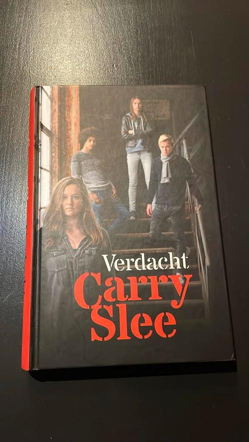 Carry Slee - Verdacht, Boeken, Kinderboeken | Jeugd | 13 jaar en ouder, Zo goed als nieuw, Ophalen of Verzenden