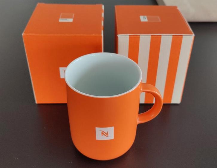 Nespresso Pantone mok - oranje - 2 stuks - ***NIEUW***, Huis en Inrichting, Keuken | Servies, Nieuw, Kop(pen) en/of Schotel(s)