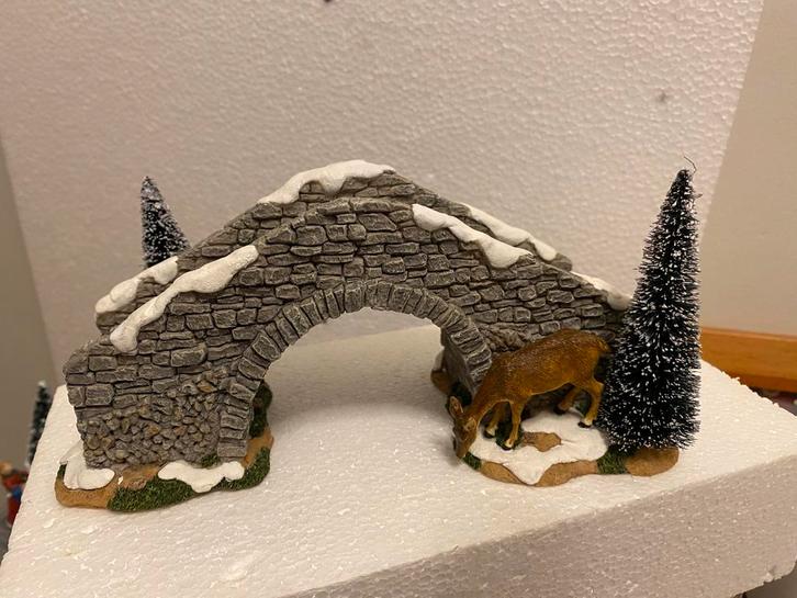 Luville Stenen Brug met Hert, Diversen, Kerst, Zo goed als nieuw, Ophalen of Verzenden