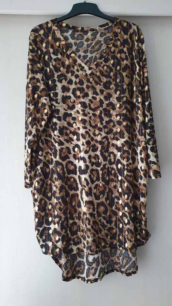 Travel stof jurk panter print met goud, Kleding | Dames, Jurken, Nieuw, Maat 46/48 (XL) of groter, Bruin, Knielengte, Ophalen