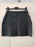 @ Zwart glanzend rokje maat m van true spirit, Kleding | Dames, Rokken, Maat 38/40 (M), Zwart, Ophalen of Verzenden, Boven de knie