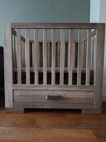 Kidsmill Brent baby box met soft close lade Oldwood beschikbaar voor biedingen