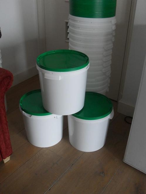 Emmers 20 liter met deksel, Huis en Inrichting, Emmers, Zo goed als nieuw, Kunststof, Met deksel, Met handgreep, Ophalen of Verzenden