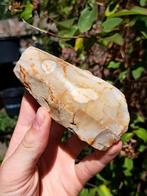 Neolithische bijl geslepen steentijd artefact, Verzamelen, Mineralen en Fossielen, Ophalen of Verzenden, Fossiel