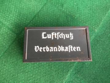 WW2 Luftschutz verbandkasten 1941  beschikbaar voor biedingen