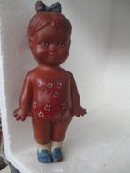 retro Knijpfiguur, donker meisje met blauwe strik hoog 16,5, Ophalen of Verzenden, Huis en Inrichting