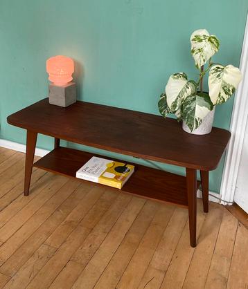 Midcentury Modern Koffietafel / Vintage Houten Bijzettafel beschikbaar voor biedingen