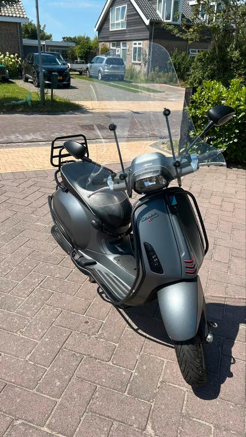 Vespa s mat grijs, Fietsen en Brommers, Scooters | Vespa, Gebruikt, Vespa S, Maximaal 25 km/u, Benzine, Ophalen