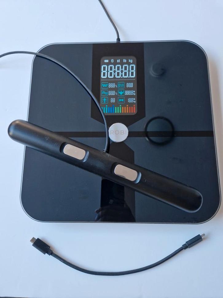 ROBI S11 Slimme Personenweegschaal met Lichaamsanalyse, Sport en Fitness, Fitnessmaterialen, Zo goed als nieuw, Armen, Benen, Borst