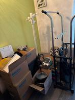 Partij rommelmarkt spullen, Ophalen