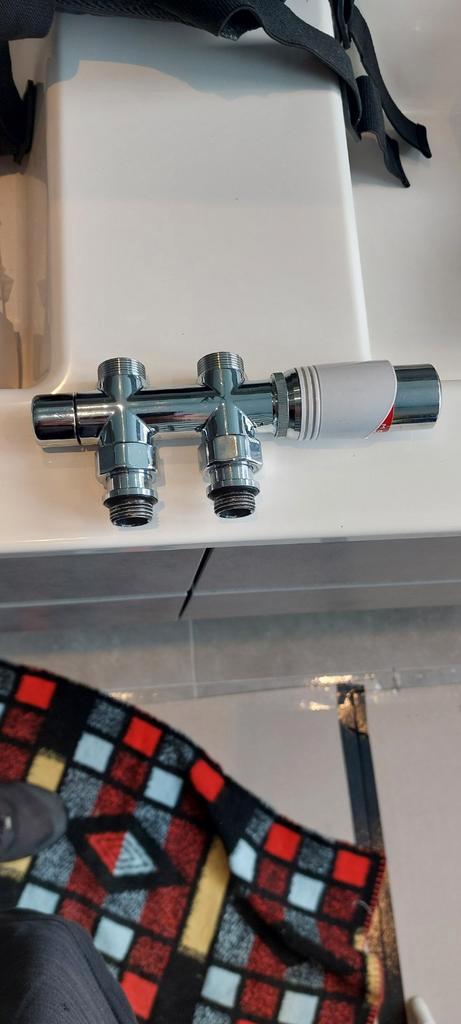 Luxe Radiatorkraan met Thermostaat - Nieuw, Doe-het-zelf en Verbouw, Sanitair, Nieuw, Kraan, Chroom, Ophalen of Verzenden