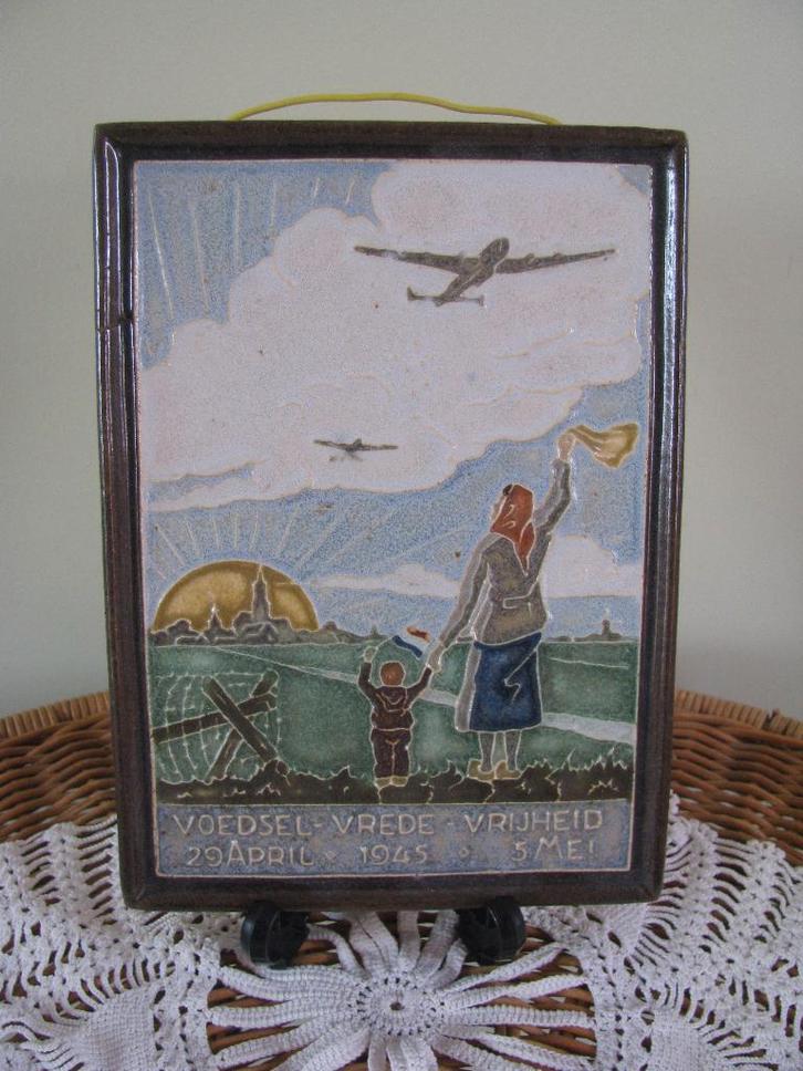 Porceleyne Fles * Voedsel Vrede Vrijheid * H.J. Tieman *, Antiek en Kunst, Antiek | Wandborden en Tegels, Ophalen of Verzenden