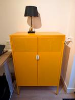 Metalen kast geeloranje, Ophalen, Zo goed als nieuw, 25 tot 50 cm, 50 tot 100 cm