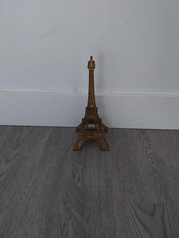 Gouden Eiffeltoren  beschikbaar voor biedingen
