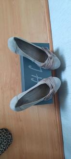 Damesschoenen maat 41 zgan., Kleding | Dames, Schoenen, Ophalen of Verzenden, Zo goed als nieuw, Instappers, Beige