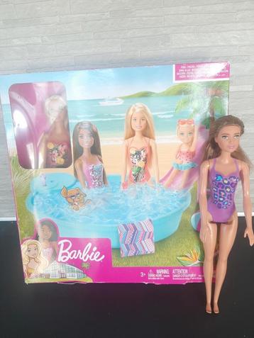 Barbie set nieuw in doos + extra barbie lees beschrijving  beschikbaar voor biedingen