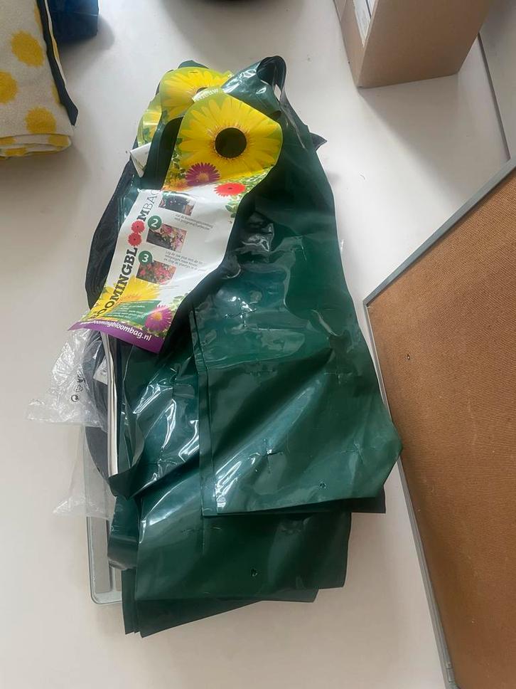 Bloomingbloombag 3 hangzakken voor balkon/schutting, Tuin en Terras, Bloembakken en Plantenbakken, Nieuw, Kunststof, Balkon, Minder dan 30 cm