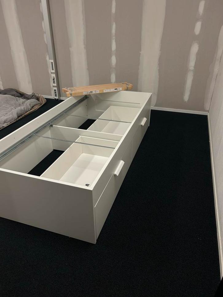 Ikea Brimnes Bed, Huis en Inrichting, Slaapkamer | Bedden, Zo goed als nieuw, Eenpersoons, 90 cm, 200 cm, Hout, Wit, Ophalen