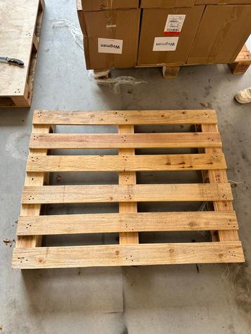 8 pallets - in goede staat beschikbaar voor biedingen