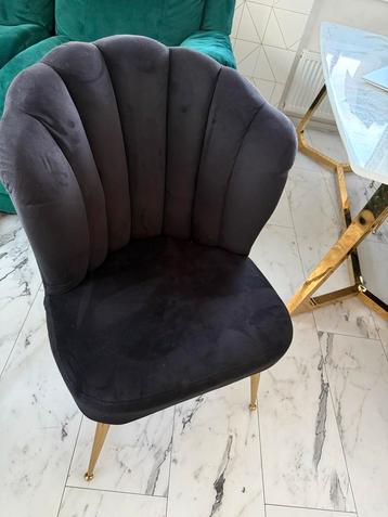 3x Zwarte Flower Stoelen beschikbaar voor biedingen