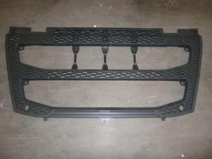 VOLVO FH4 ONDERGRILLE  82491903, Auto-onderdelen, Vrachtwagen-onderdelen, Volvo, Carrosserie en Plaatwerk, Nieuw, Ophalen