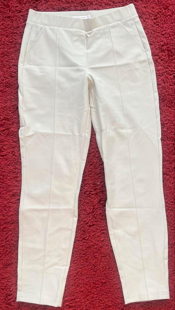 Studio Anneloes Travelstof Broek Beige - Maat S, Kleding | Dames, Broeken en Pantalons, Zo goed als nieuw, Maat 36 (S), Beige