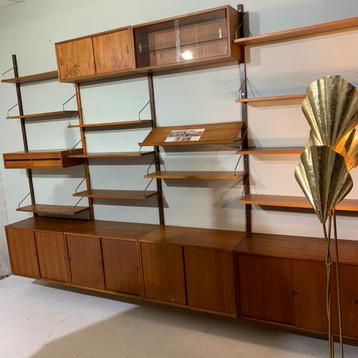 Poul Cadovius by Royal System vintage modulair wandsysteem beschikbaar voor biedingen