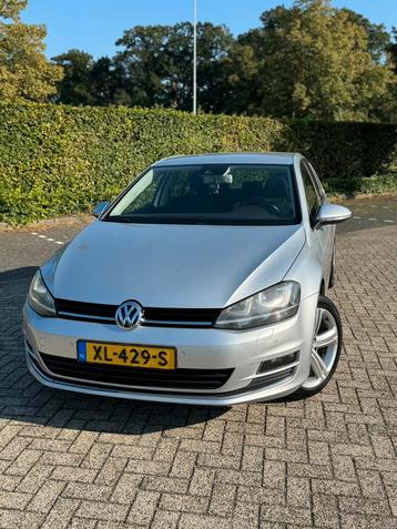 Volkswagen Golf 1.6 TDI 81KW 5D DSG 2016 Grijs beschikbaar voor biedingen