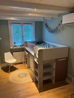 Yolo halfhoogslaper oud roze met uitschuifbaar bureau + kast, Ophalen, Zo goed als nieuw