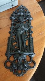 Oud gietijzeren ornament plaat jongeling wandplaat deurplaat, Ophalen of Verzenden