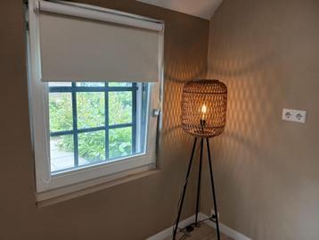 rolgordijnen beschikbaar voor biedingen