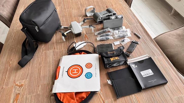 DJI Mini 2 Combo compleet, Audio, Tv en Foto, Drones, Zo goed als nieuw, Ophalen of Verzenden