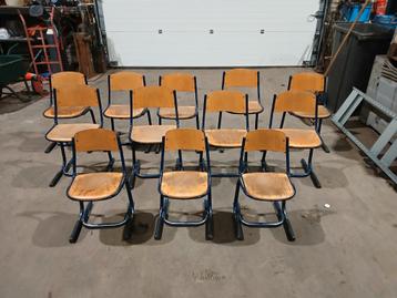 40 Schoolstoelen - Lagere School - Stevig & Duurzaam beschikbaar voor biedingen