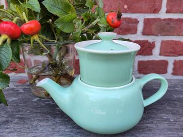 Royal Sphinx, aardewerk koffiepotje met filter beschikbaar voor biedingen