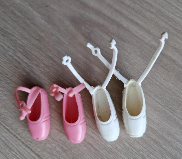 Tk vintage barbie Fleur ballet schoentjes, Verzamelen, Poppen, Gebruikt, Accessoires, Verzenden