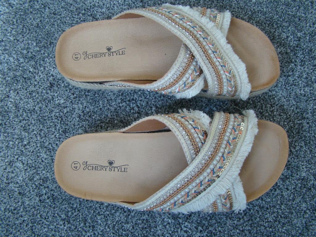 Slippers IBIZA style / maat 41 / Chery Style, Kleding | Dames, Schoenen, Slippers, Beige, Ophalen of Verzenden, Zo goed als nieuw