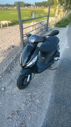 Zip 4t brom, Fietsen en Brommers, Scooters | Piaggio, Ophalen, Maximaal 45 km/u, Zip, Zo goed als nieuw