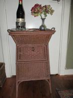 Vintage rieten kastje, Ophalen